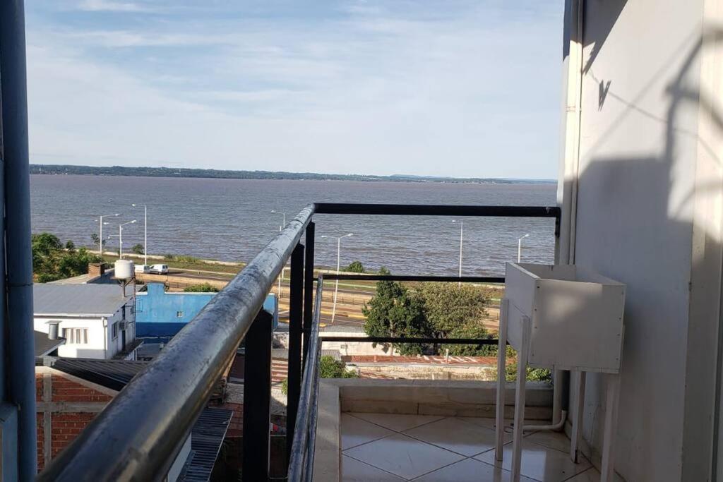 Hermoso Departamento Con Vista Al Rio Y Parrilla Lejlighed Posadas Eksteriør billede