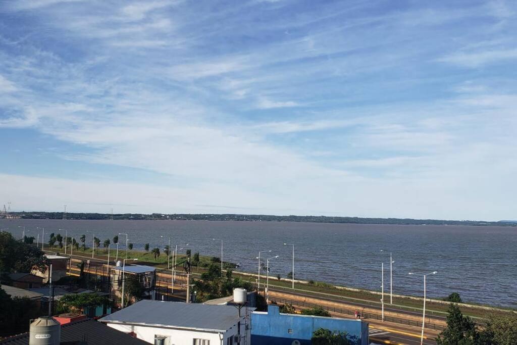 Hermoso Departamento Con Vista Al Rio Y Parrilla Lejlighed Posadas Eksteriør billede